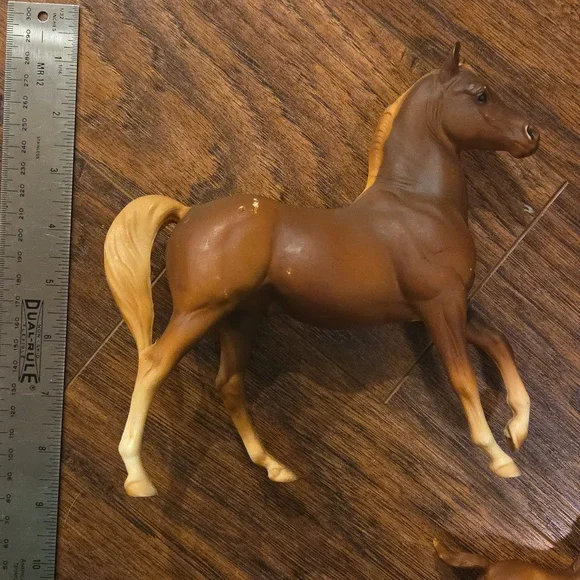 Breyer Classic Arabian Horse Family - Picture 4 of 7